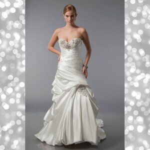 NWT Alfred Sung Bridal Wedding Gown 6891